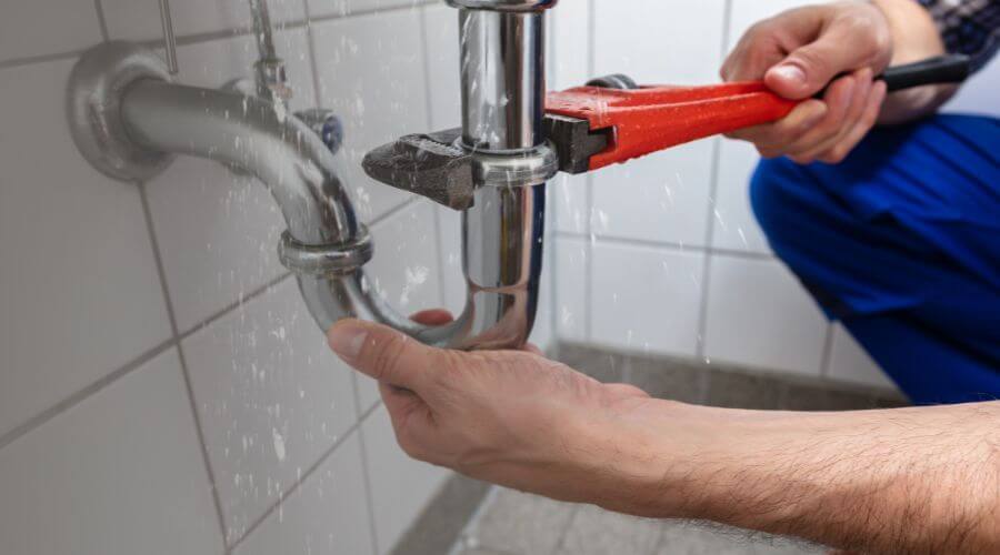 Expert burst pipe repair services in Owensville, OH